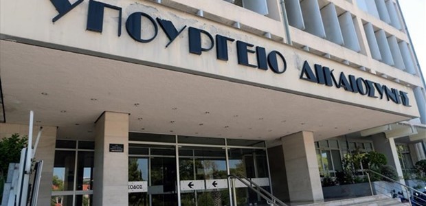 Διαψεύδει τα περί ανομίας στις φυλακές