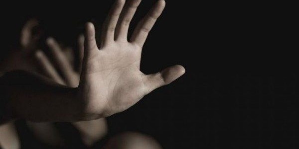 13χρονο κοριτσάκι βιάστηκε, έμεινε έγκυος και γέννησε