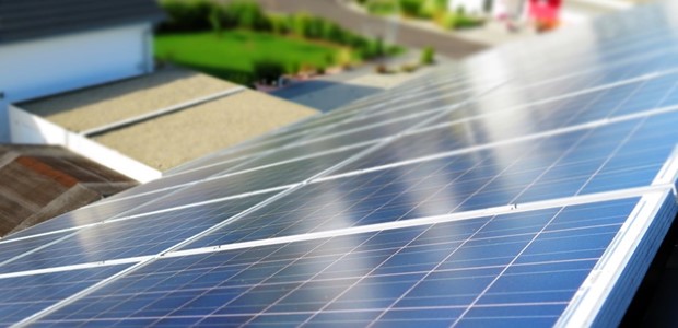 Φωτοβολταϊκά στη στέγη: Έως 75% η επιδότηση από τον Απρίλιο 