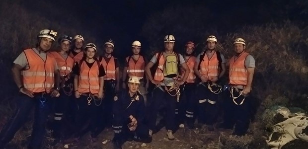 Νυχτερινή άσκηση με μεταφορά τραυματία 