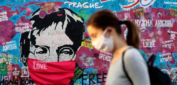 Εκρηκτική αύξηση των κρουσμάτων με 20.084 νέες μολύνσεις 