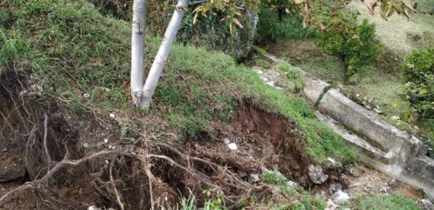 Παραμένουν αποκλεισμένα 15 άτομα στον Οβριό