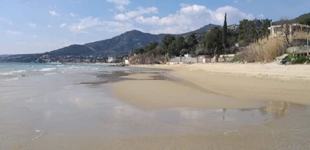Γιατί η θάλασσα υποχώρησε ακόμα και 30 μέτρα από την ακτή