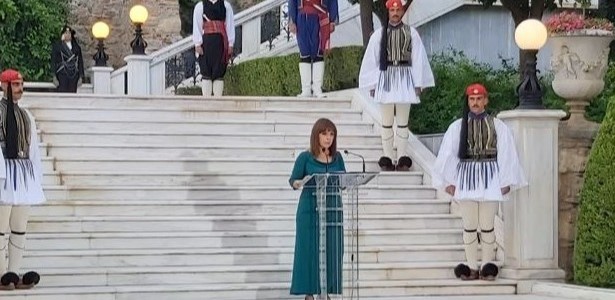 Διπλό μήνυμα Σακελλαροπούλου για Τουρκία και εμβολιασμό