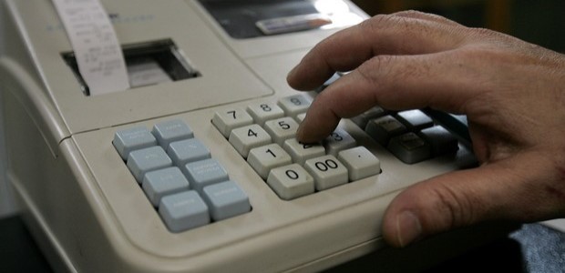 Αποσύρονται ταμειακές μηχανές που δεν συνδέονται με την ΑΑΔΕ