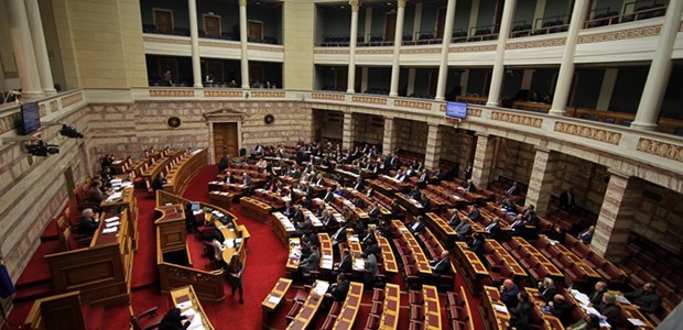 "Προεκλογικό" σκηνικό στη Βουλή