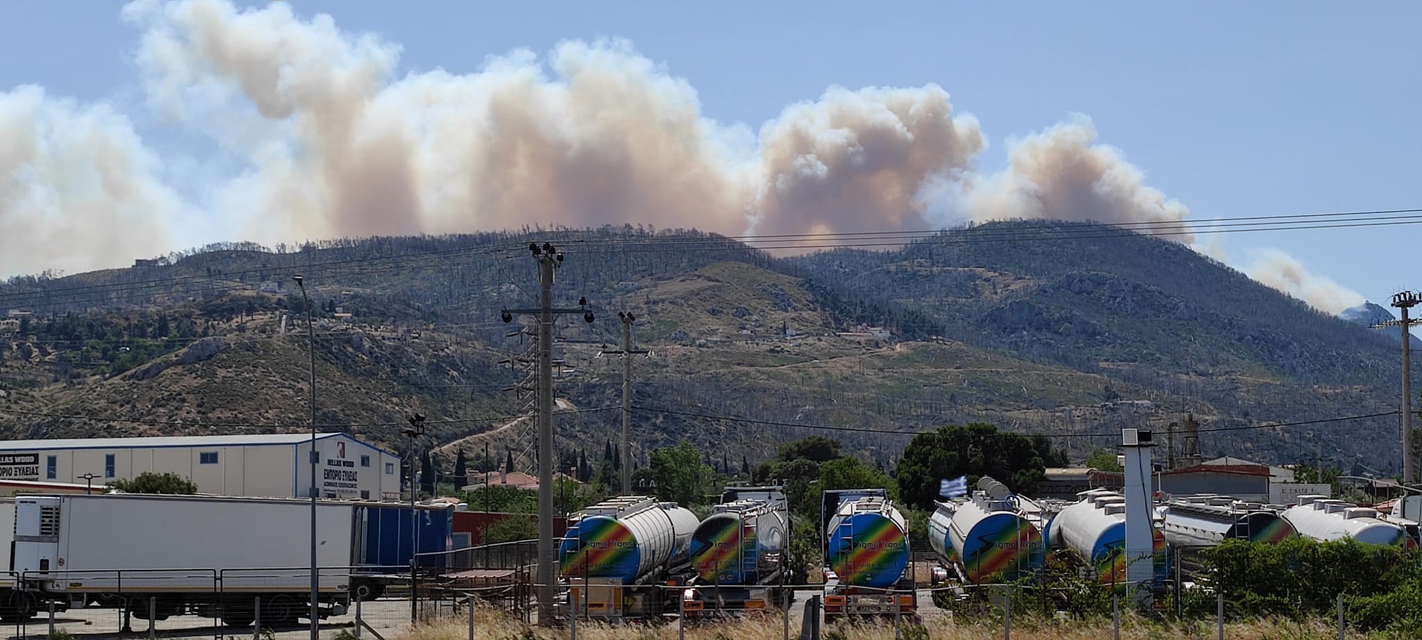 Φωτιά στην Πάρνηθα: Χωρίς ενεργό μέτωπο η πυρκαγιά