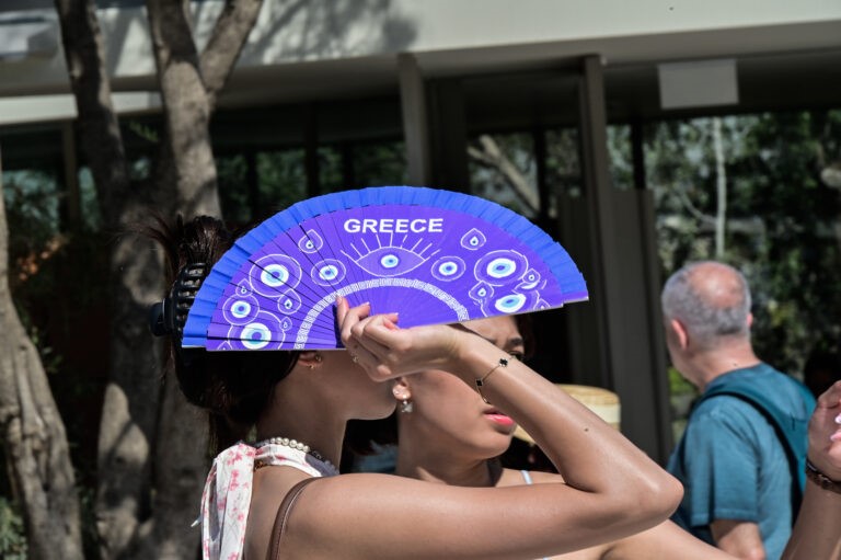 Καύσωνας προ των πυλών στη χώρα