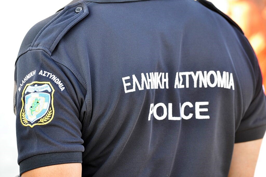 Αστυνομικός πιάστηκε με προσημειωμένα 350 ευρώ