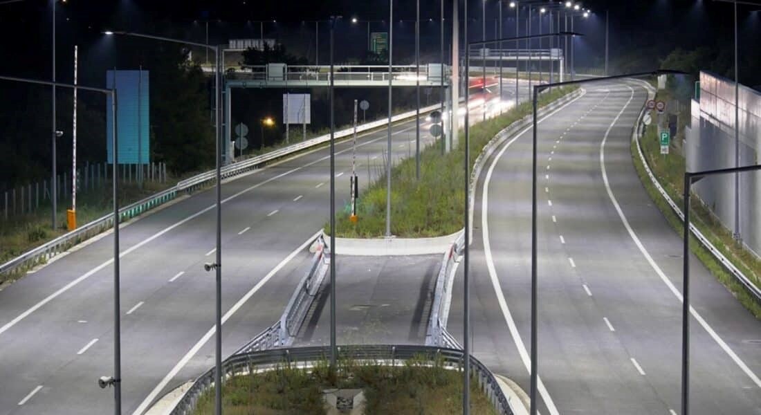 Με πομποδέκτες τα μισά οχήματα στα διόδια