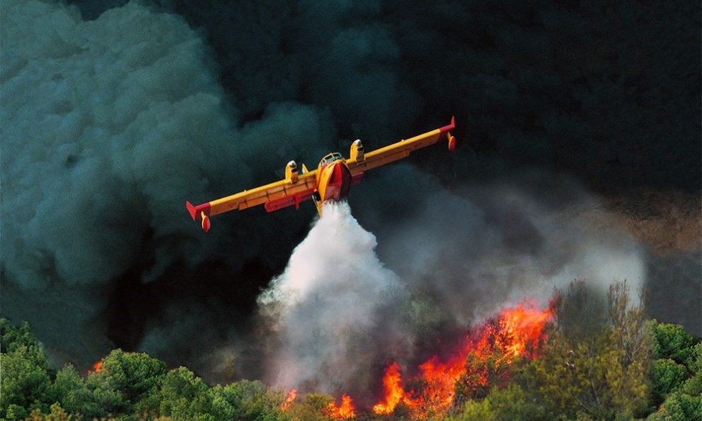 Φωτιά στον Όλυμπο σε δύσβατη περιοχή πάνω από την Πιερία