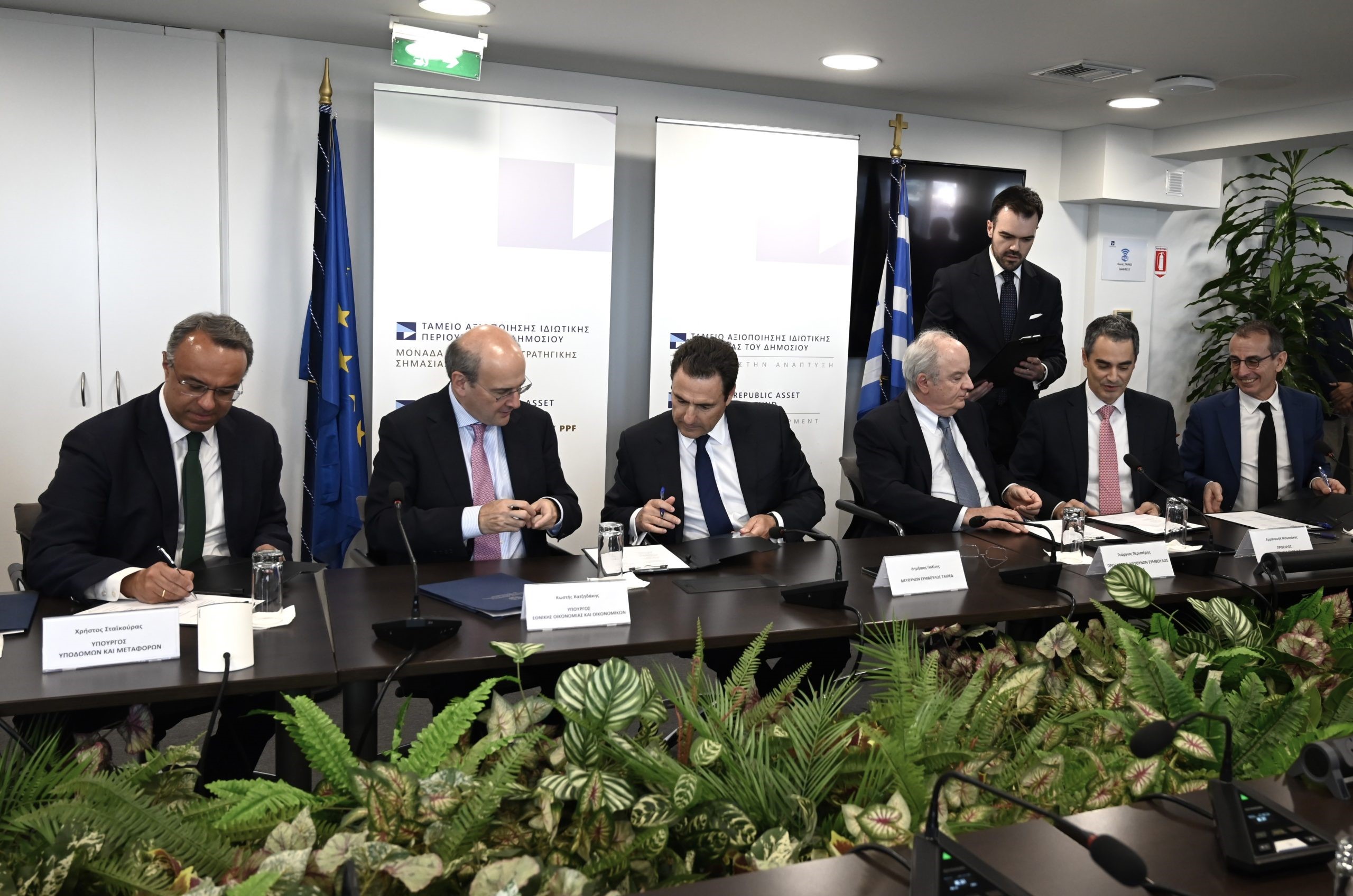 Έπεσαν οι υπογραφές για την Εγνατία Οδό