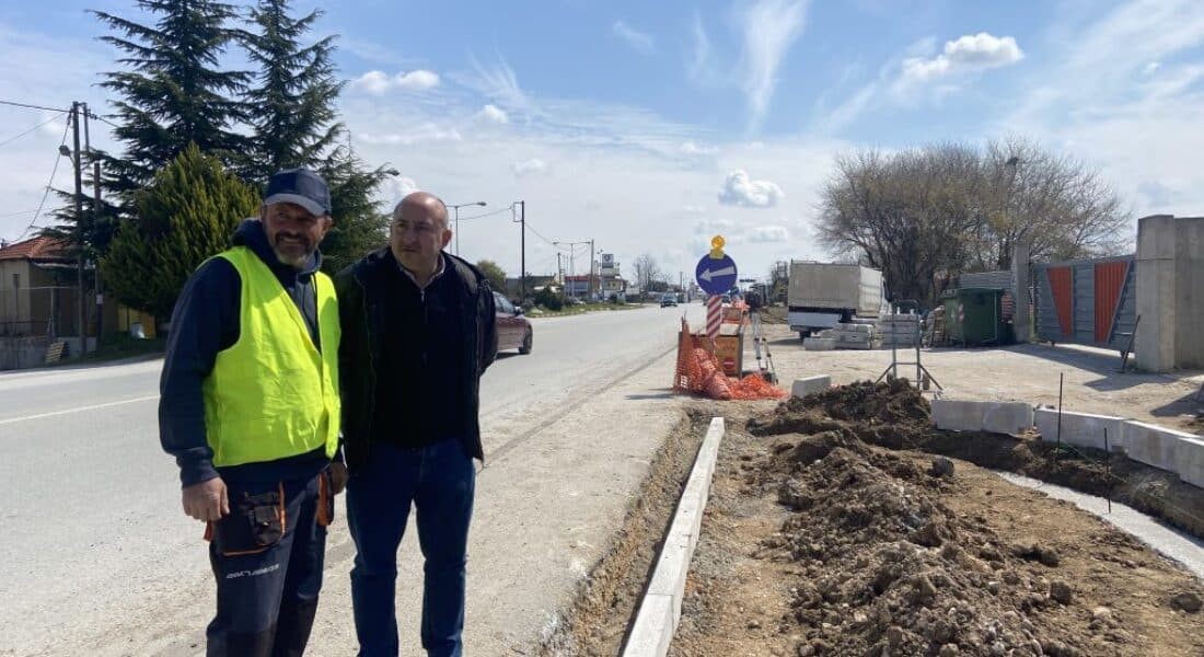 Συνεχίζονται τα δύο έργα ανάπλασης στην οδό Καρδίτσης