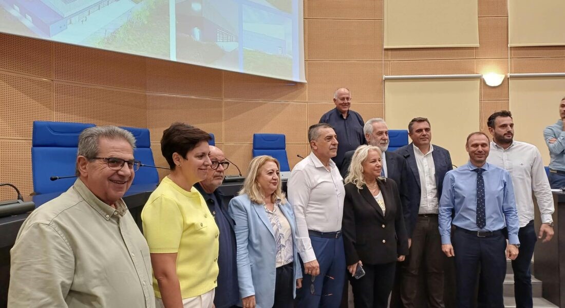 Υπογράφηκε η σύμβαση για έξι νέα κολυμβητήρια