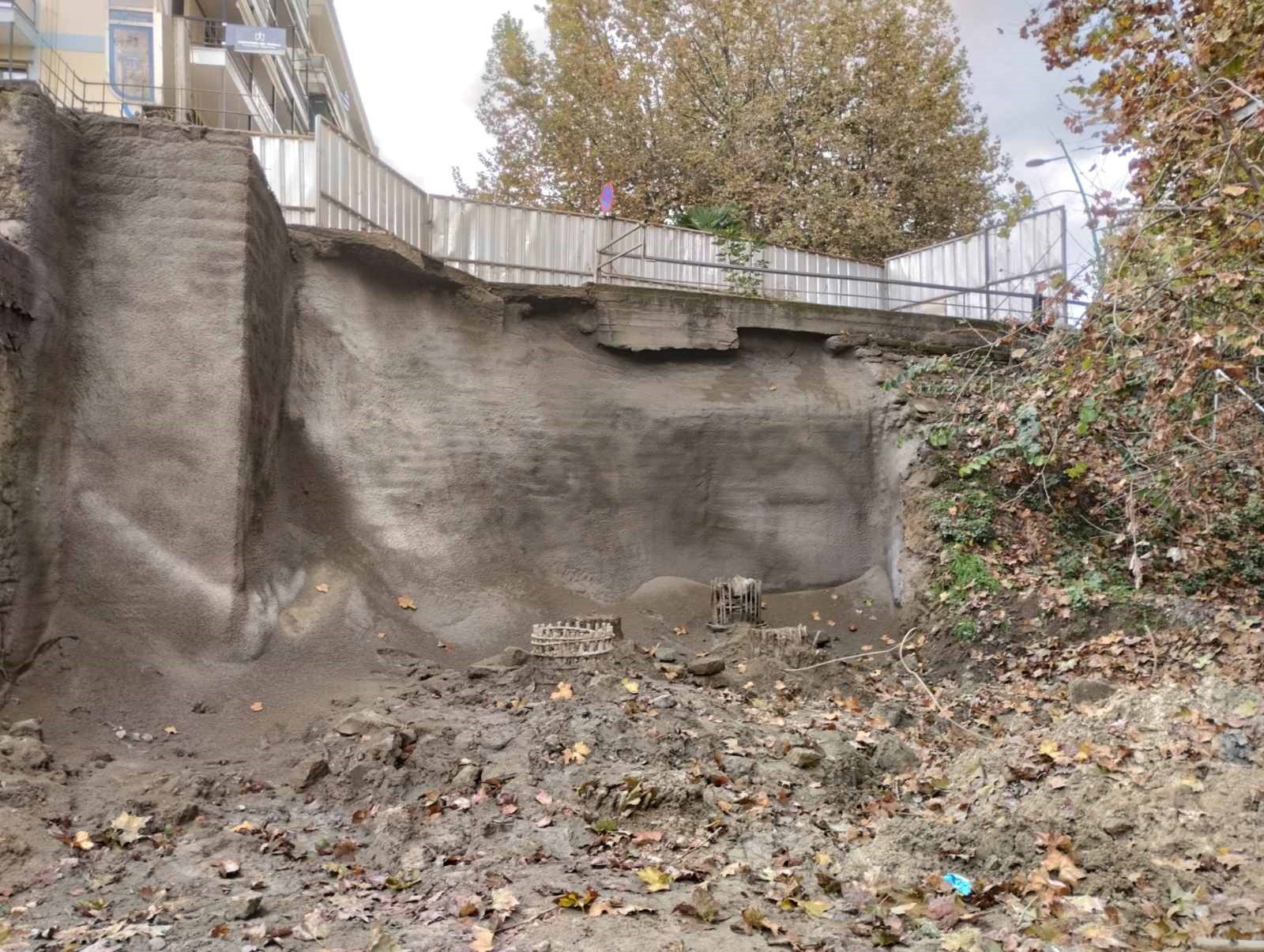 Θεμέλια και εργασίες στήριξης στις δύο νέες γέφυρες