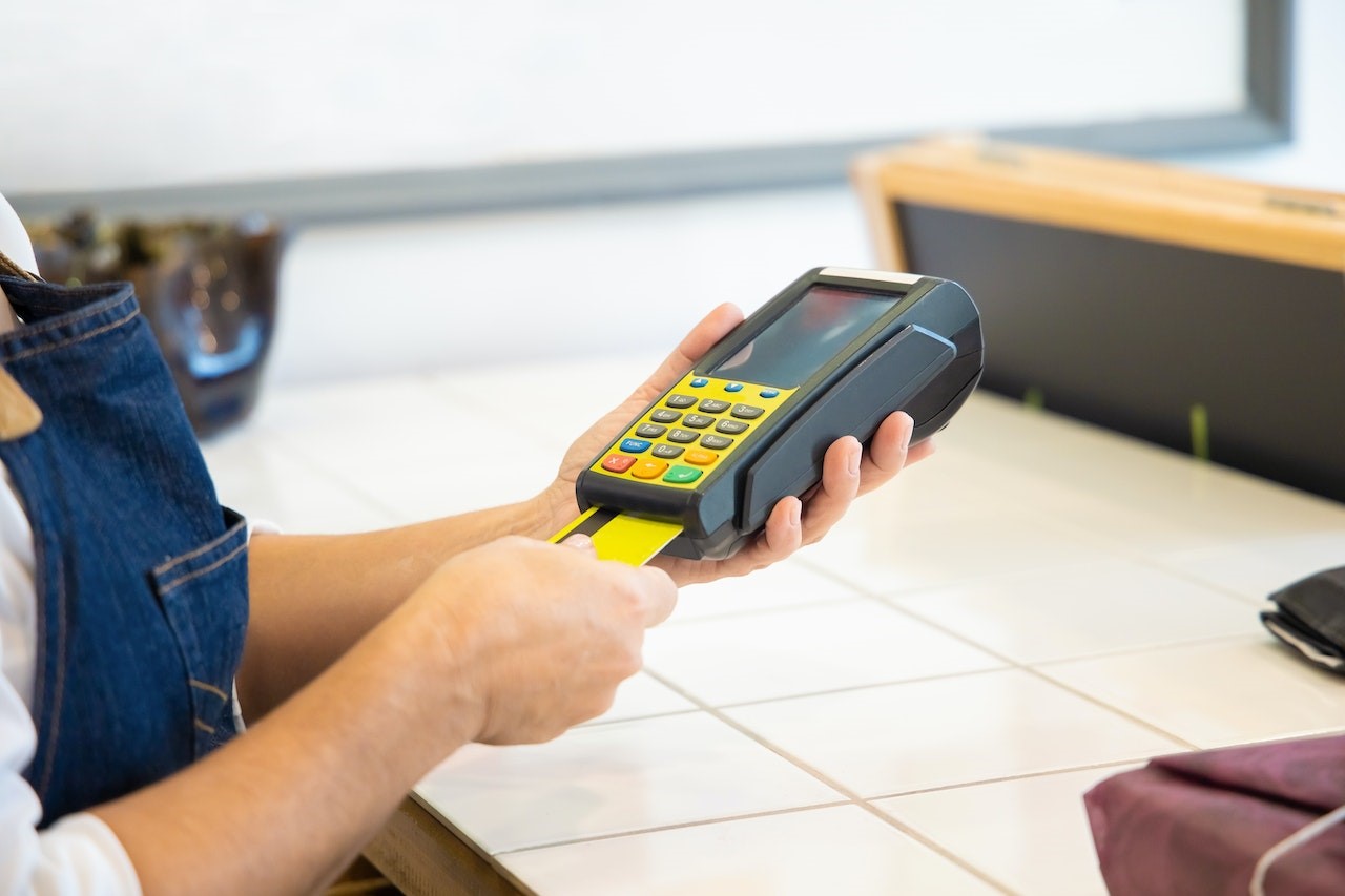 Θεοχάρης: Καμιά επιπλέον παράταση για τα POS