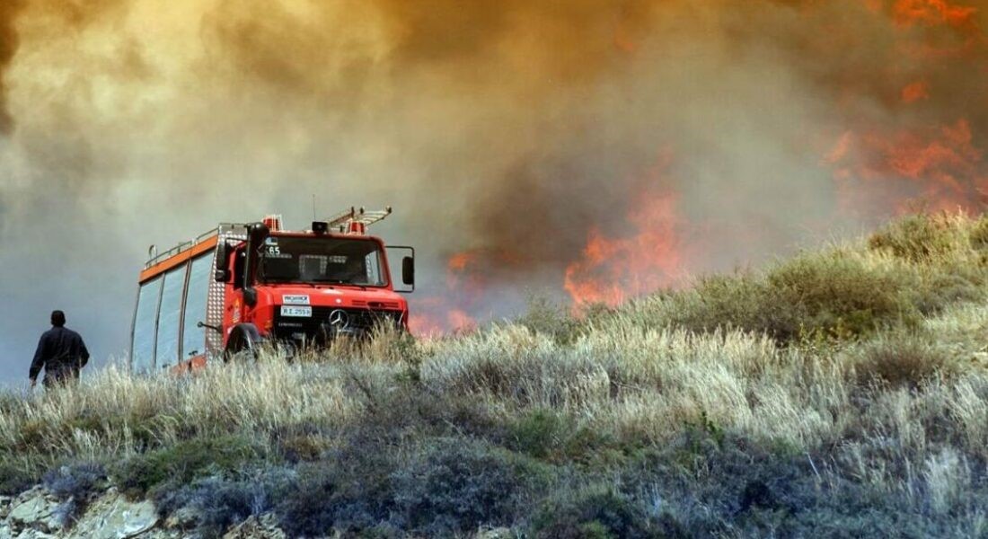 Πυρκαγιά σε μεγάλη έκταση κοντά στους Γόννους