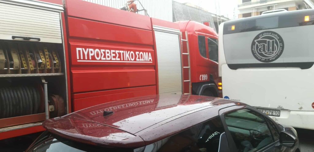 Βόλος: Φωτιά ξέσπασε σε διαμέρισμα πολυκατοικίας 