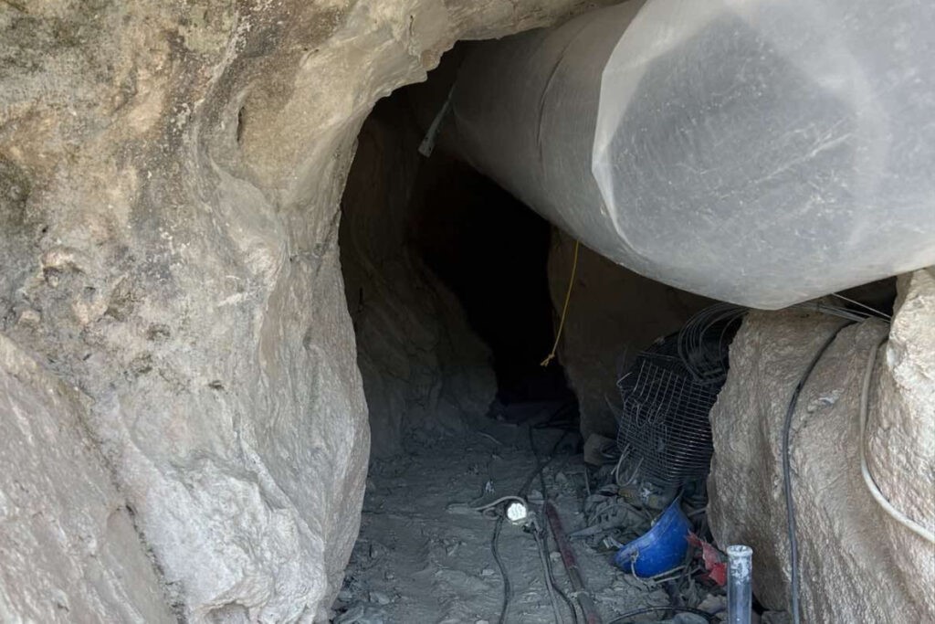 Ελεύθερος με περιοριστικούς όρους ο 77χρονος χρυσοθήρας