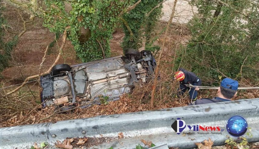 Τροχαίο στην Πύλη με εγκλωβισμό δύο ατόμων