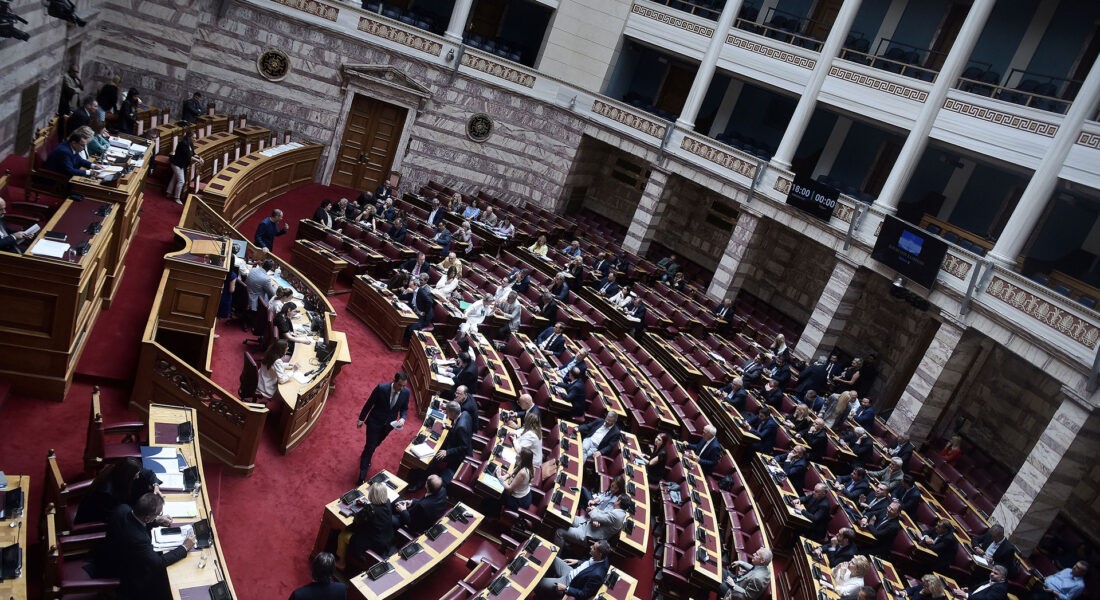 Μόνο με τις κυβερνητικές ψήφους πέρασε ο ΟΠΕΚΕΠΕ στην ΑΑΔΕ