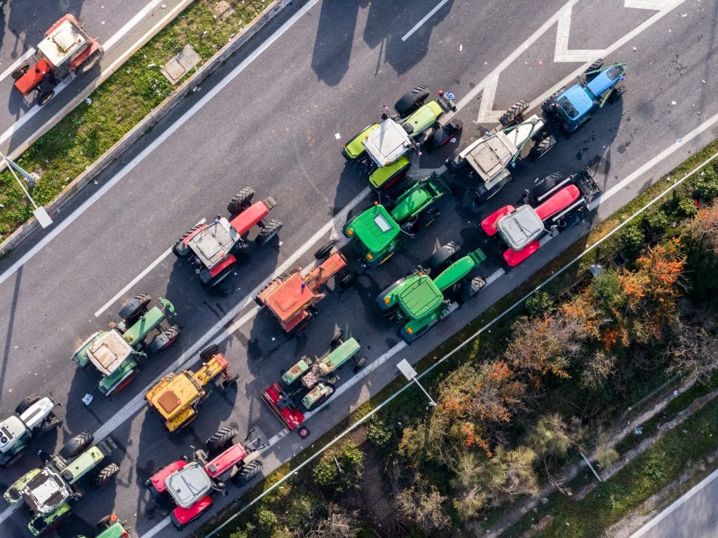 Διορία μέχρι τα Φώτα για τα μπλόκα