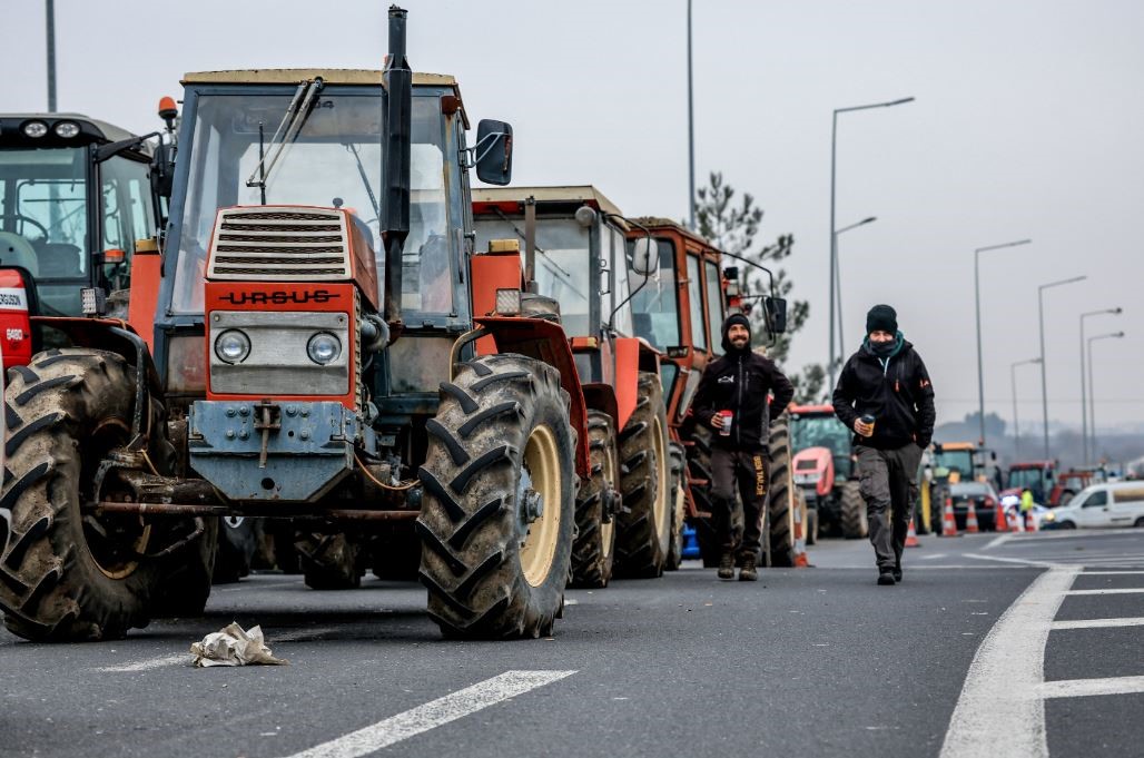 Σχέδιο για μπλόκα με τρακτέρ στις εθνικές πριν τις γιορτές