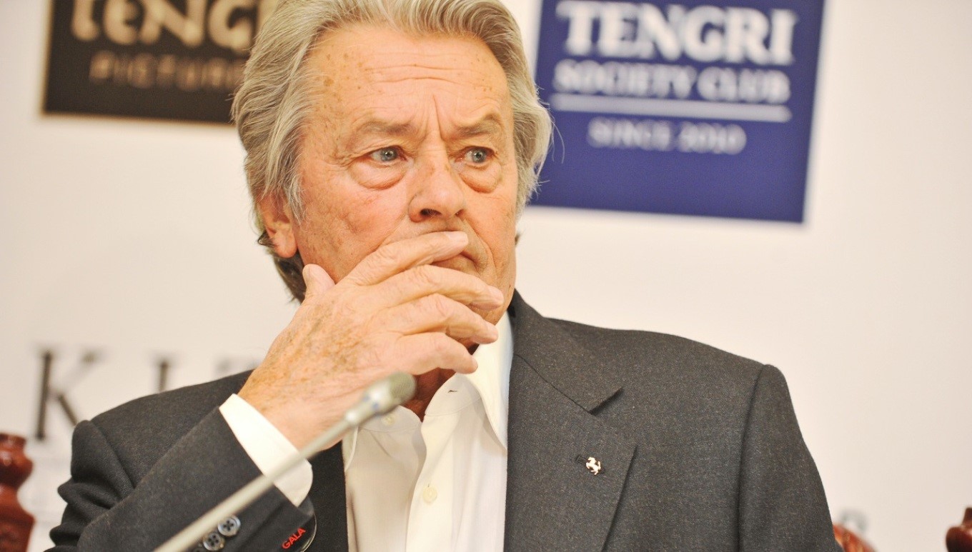 72 πυροβόλα όπλα και 3.000 φυσίγγια βρέθηκαν στο σπίτι του