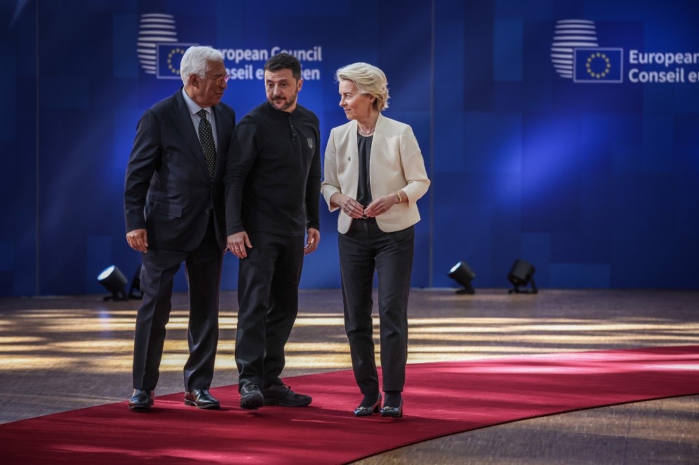 Συμφωνία για αύξηση αμυντικών δαπανών