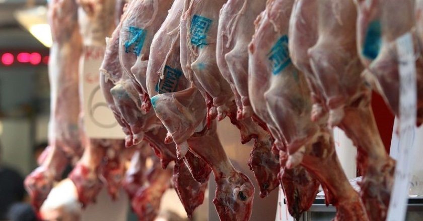 Ακατάλληλα εντόσθια σε τρία κρεοπωλεία στη Λάρισα