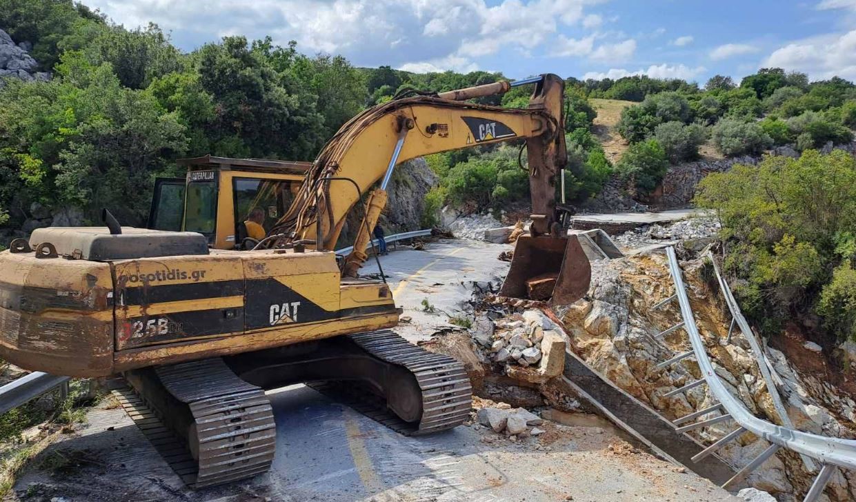 Απλήρωτοι οι εργολάβοι που έβαλαν "πλάτη" στις πλημμύρες