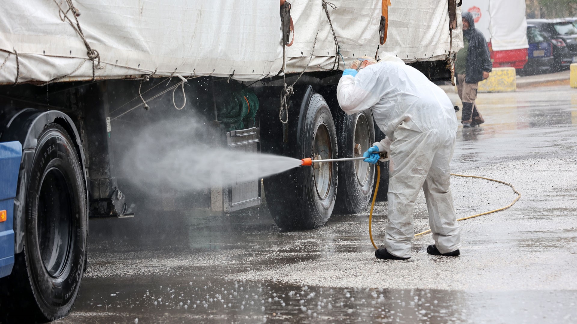 Επαναλειτουργούν οι απολυμαντικοί σταθμοί