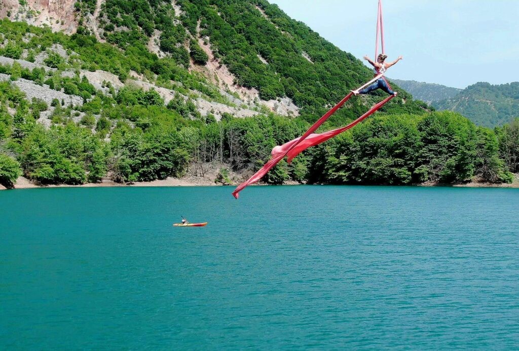 Για πρώτη φορά aerial dance στη λίμνη Στεφανιάδας