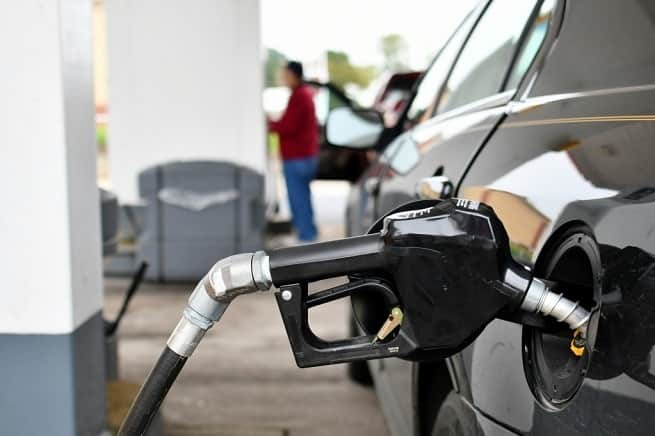 Παραμένουν πάνω από 2 ευρώ τα καύσιμα στη Λάρισα