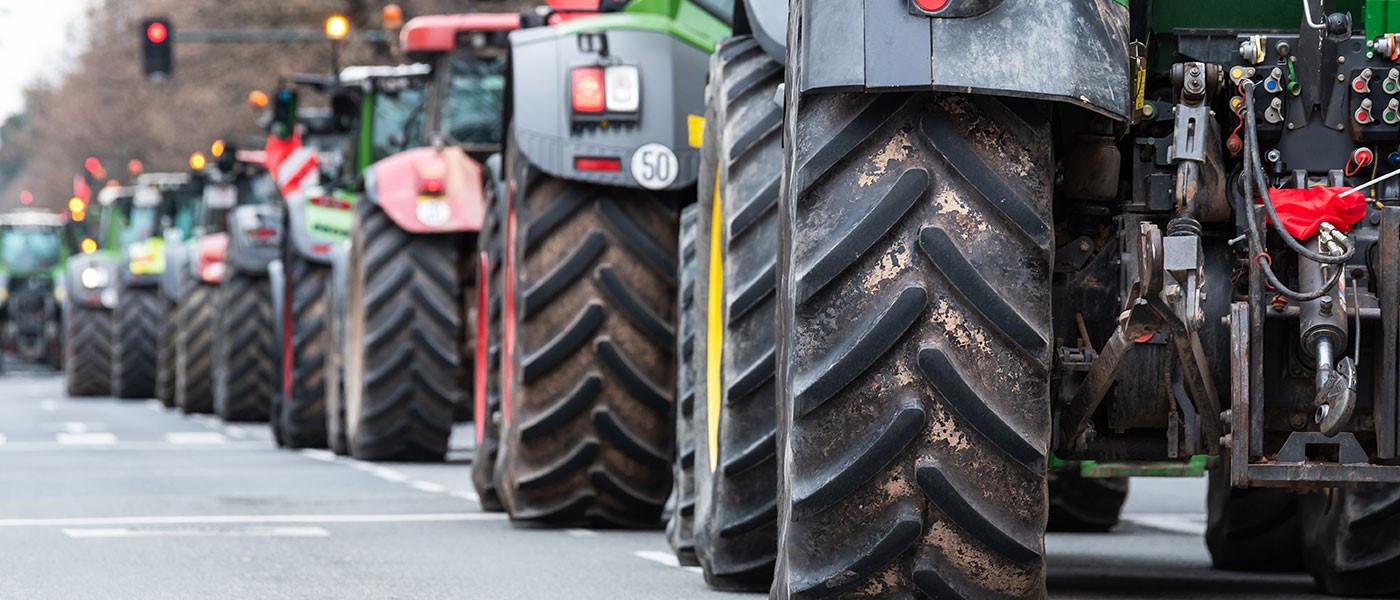 Μένουν στον κόμβο οι αγρότες των παρακάρλιων χωριών