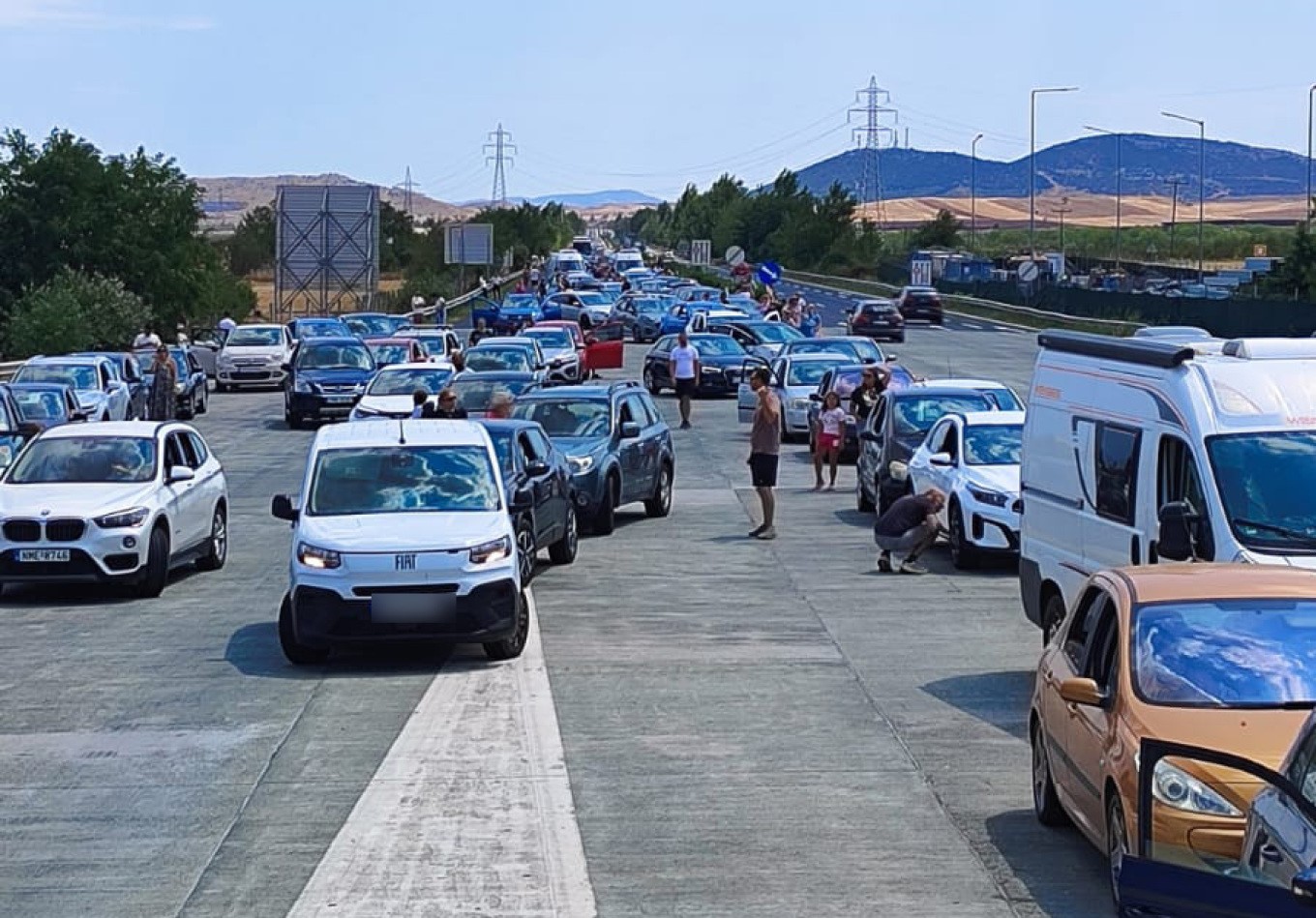 Οριοθετήθηκε η φωτιά κοντά στα διόδια Μοσχοχωρίου 