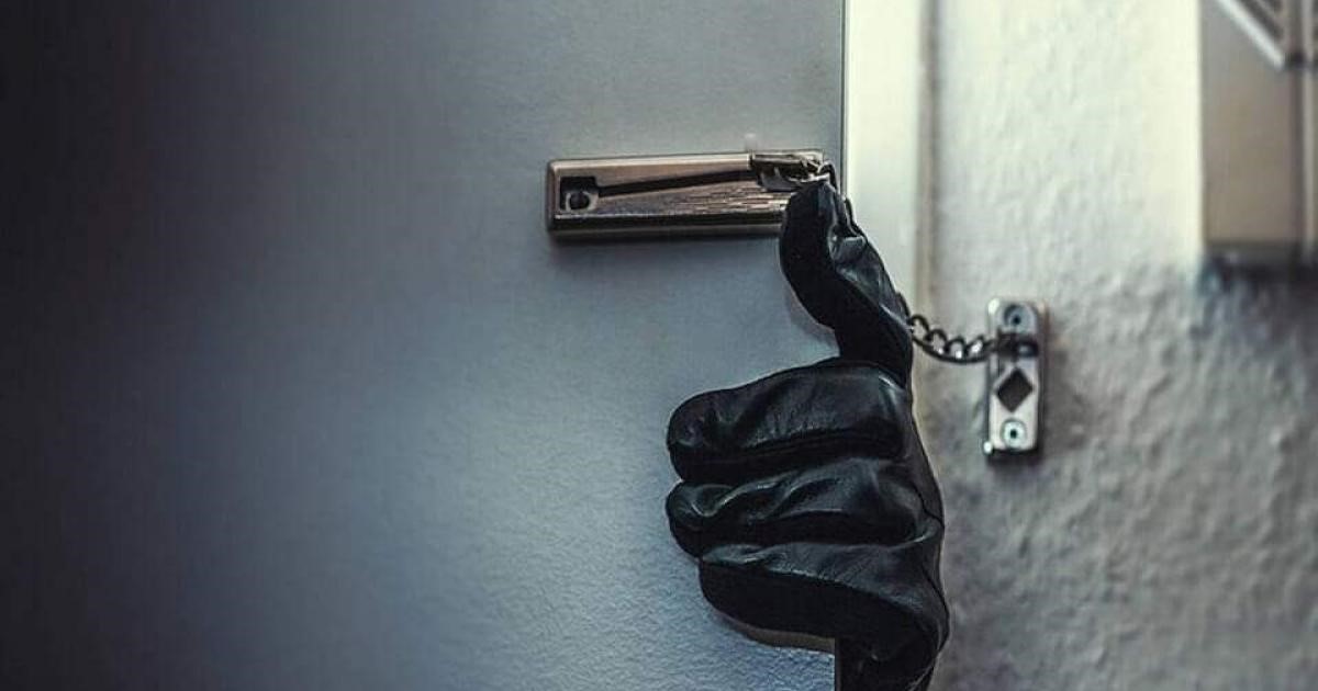 Λάρισα: Ρήμαξαν σχολεία και καφετέριες