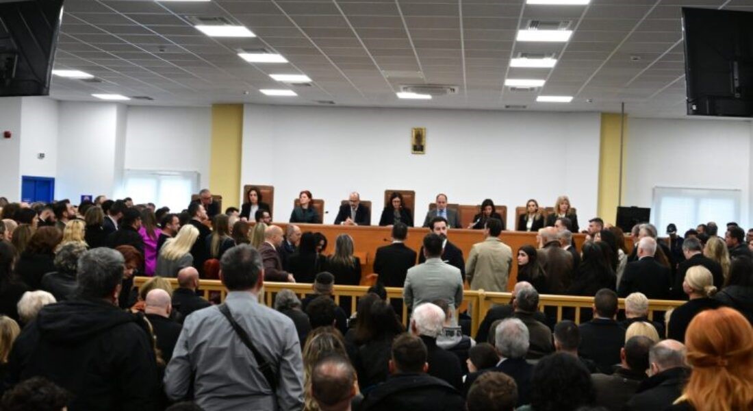 Η απουσία ταξιθεσίας και η απειλή δικηγόρων για αποχή