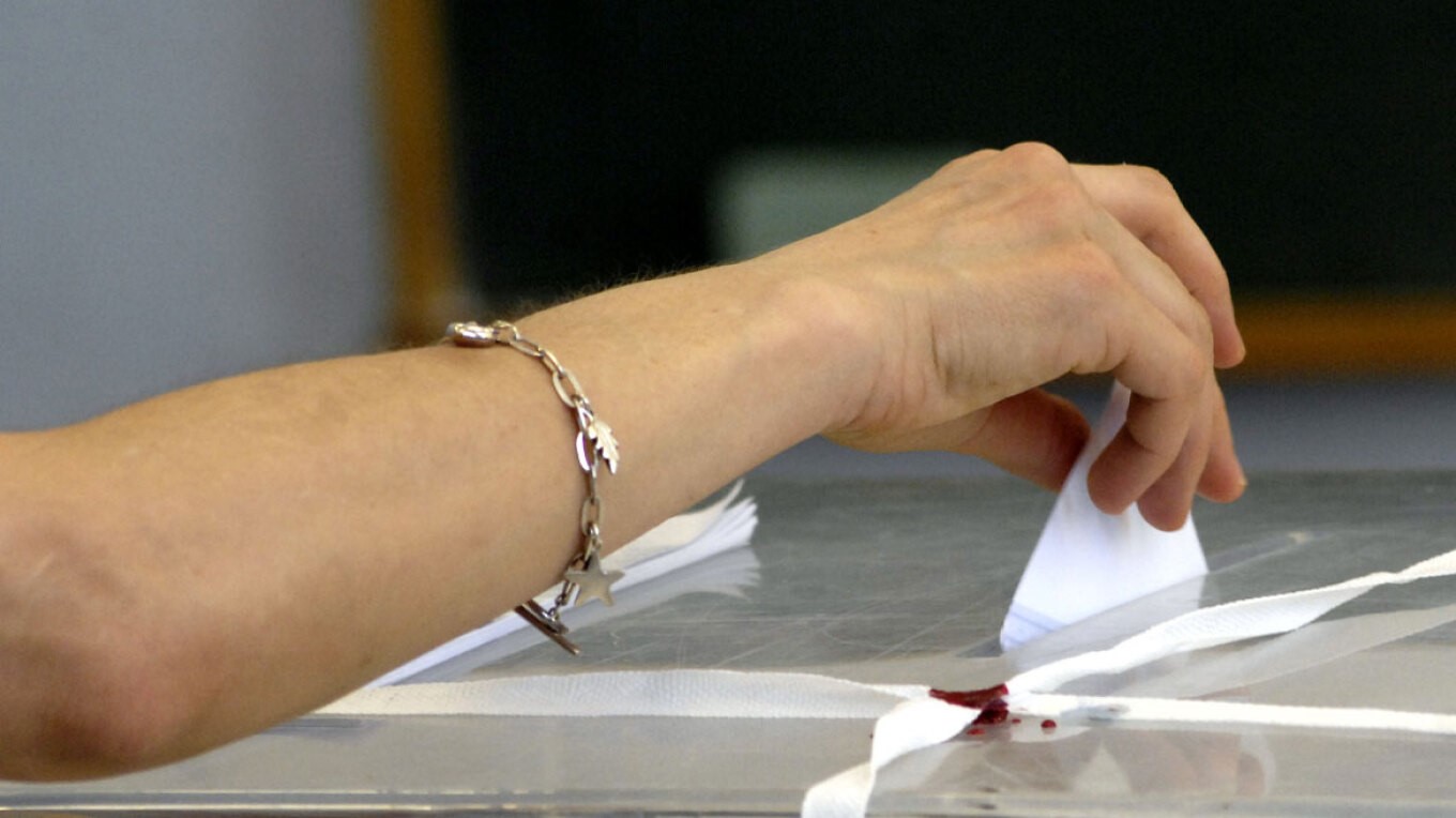 Με διψήφιο προβάδισμα μπροστά η ΝΔ