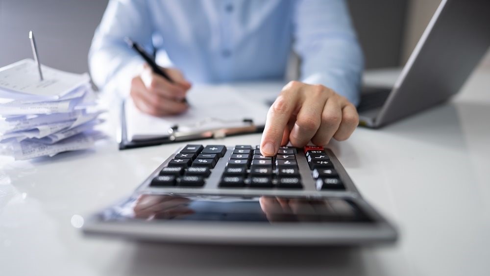 Απλήρωτοι φόροι 5 δισ. στο 10μηνο