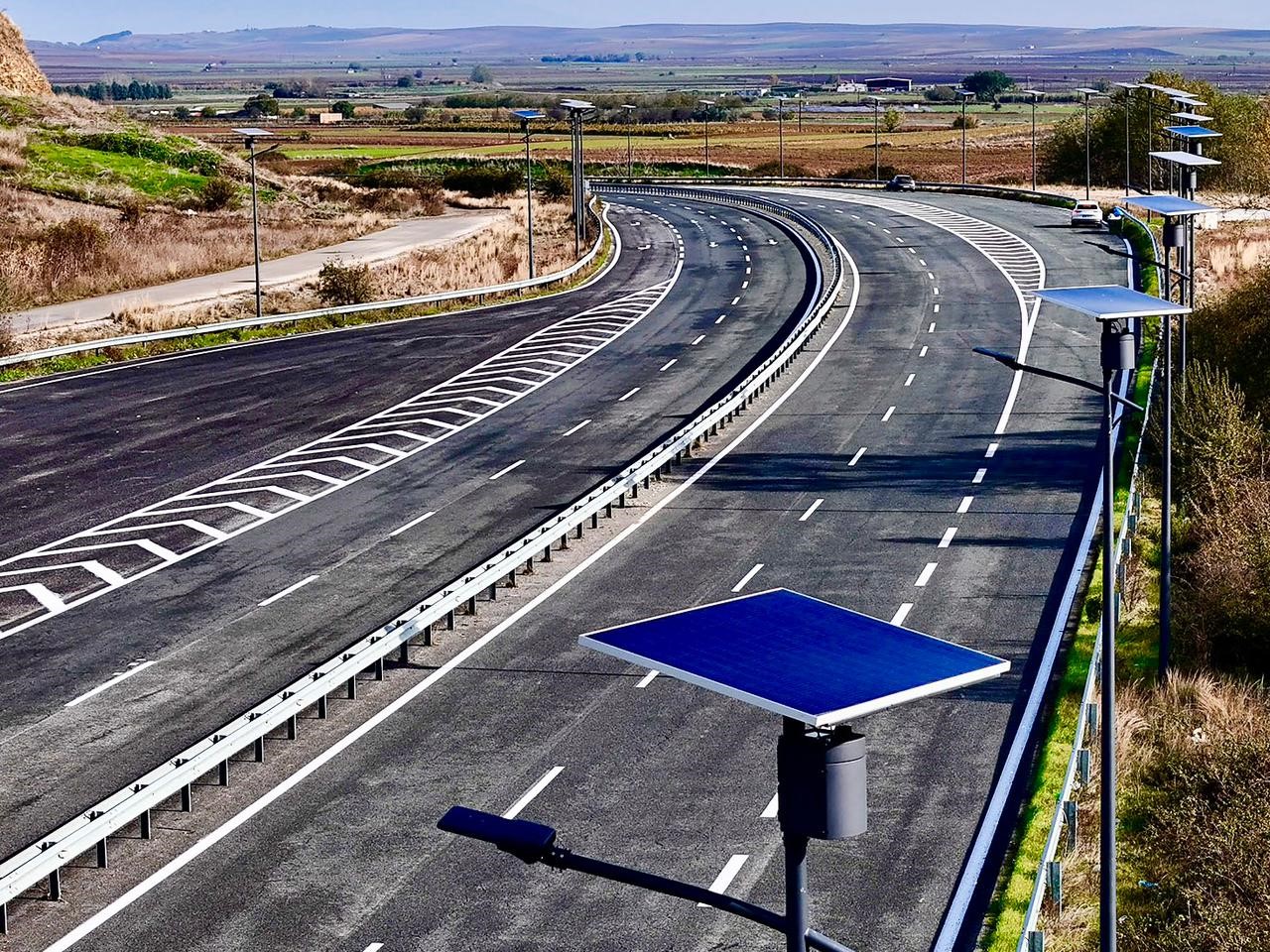 Eξυπνοι φωτισμοί στη Θεσσαλία