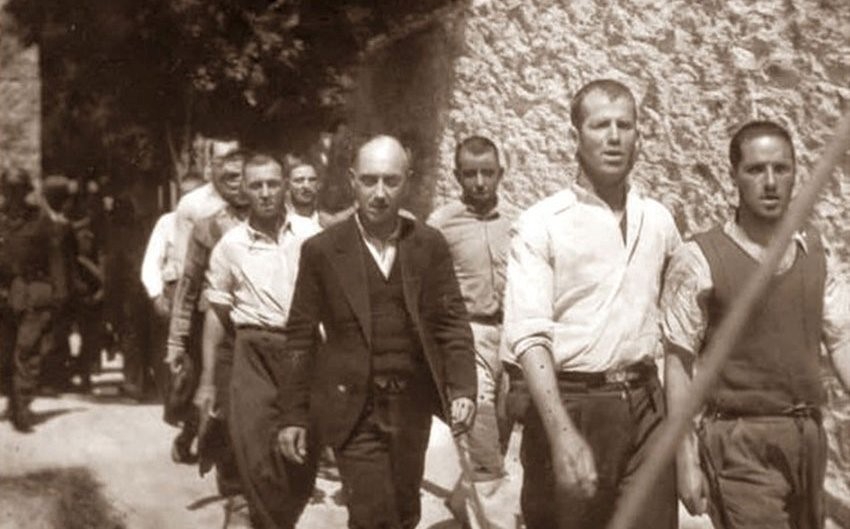 Το ΥΠΠΟ κηρύσσει μνημείο τις φωτογραφίες των "200"