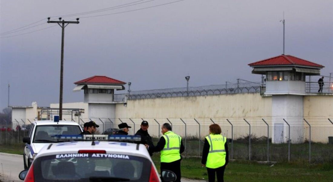 Επιχείρησαν εισαγωγή κινητών μέσω drone 