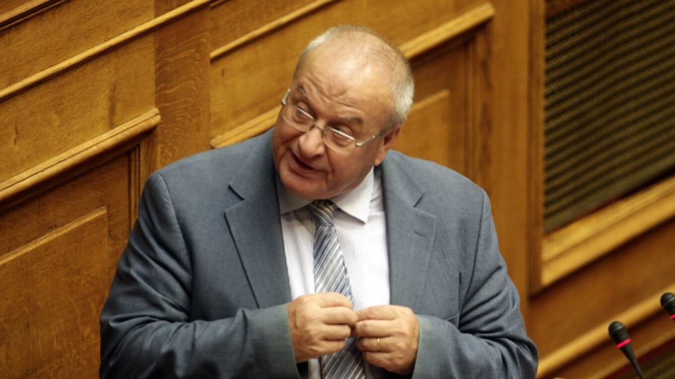 Πέθανε ο πρώην βουλευτής και υπουργός Λεωνίδας Γρηγοράκος