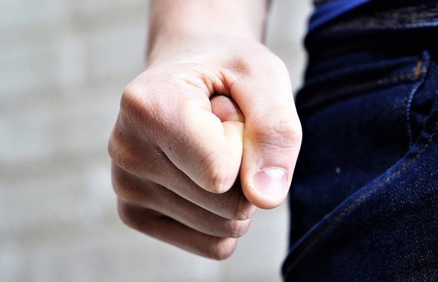 19χρονος ξυλοκόπησε άγρια τον πατέρα του