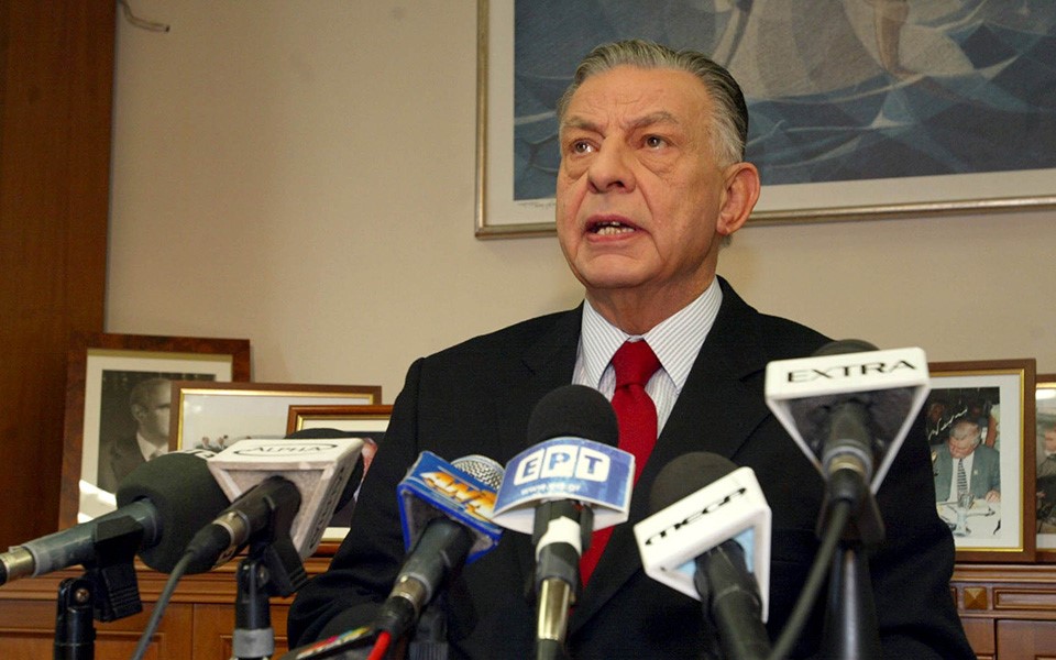 Πέθανε ο Γιάννης Βαρβιτσιώτης