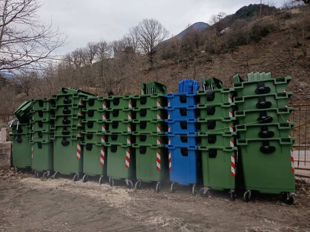 Παρελήφθησαν 42 νέοι κάδοι απορριμμάτων