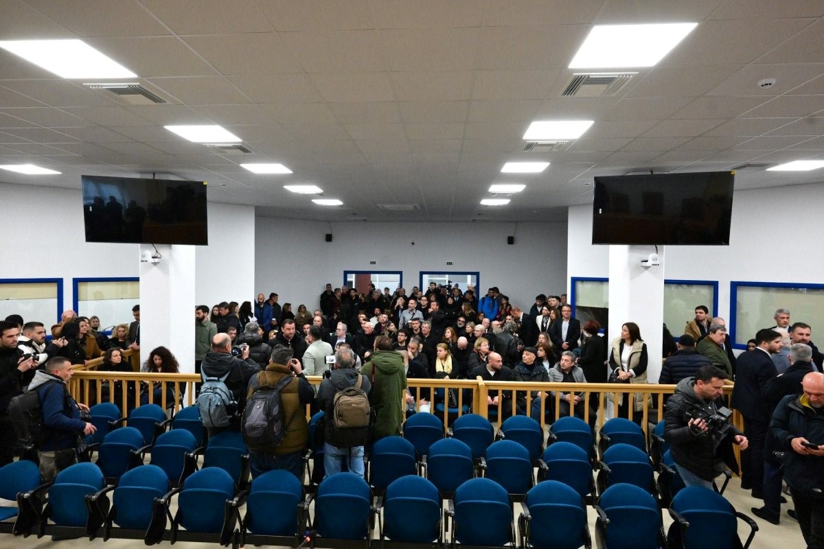 Αλλάζει η ταξιθεσία στη δίκη των Τεμπών