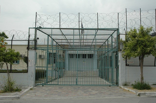 Άγρια επίθεση 19χρονου κρατούμενου σε φύλακα