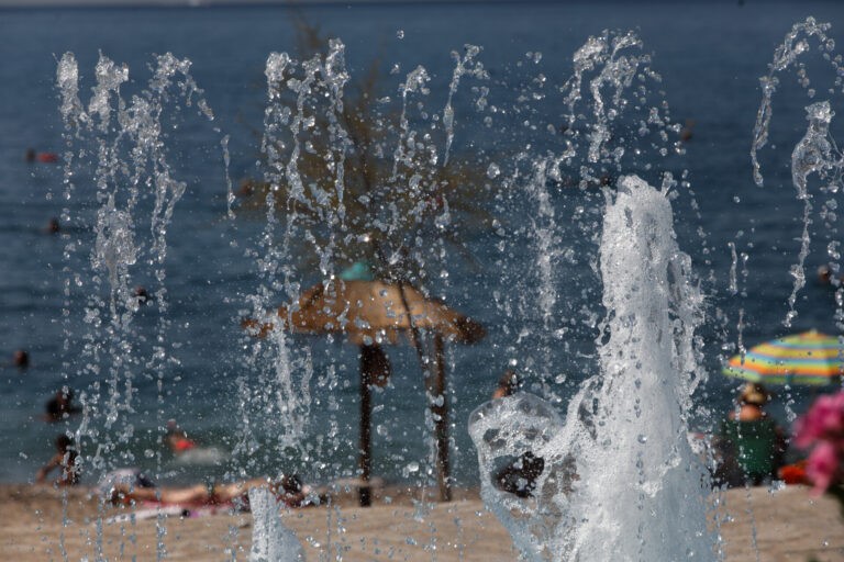 "Καμίνι" από σήμερα η χώρα